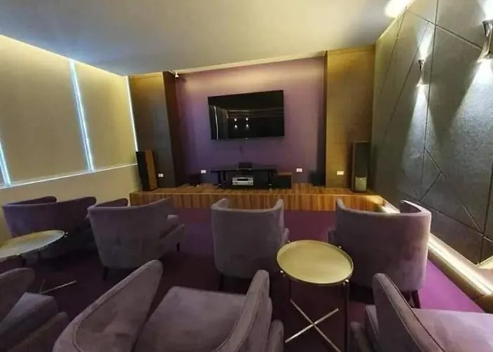 Apartamento Private W/ Balcony Near Batasan, Ateneo, Up, Diliman, The Residences At Commonwealth Manila