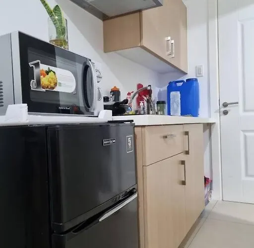 Private W/ Balcony Near Batasan, Ateneo, Up, Diliman, The Residences At Commonwealth Manila
