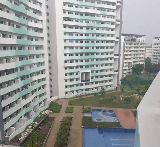 Apartamento Private W/ Balcony Near Batasan, Ateneo, Up, Diliman, The Residences At Commonwealth *