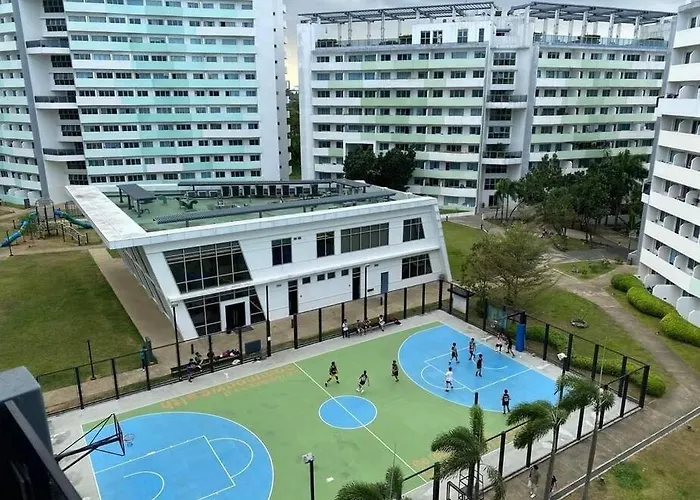 Private W/ Balcony Near Batasan, Ateneo, Up, Diliman, The Residences At Commonwealth Manila