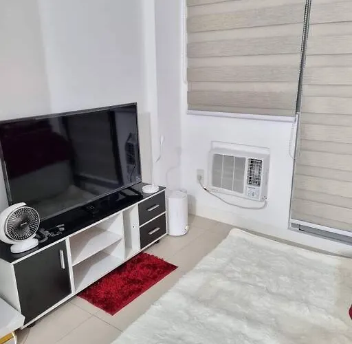 Private W/ Balcony Near Batasan, Ateneo, Up, Diliman, The Residences At Commonwealth Apartamento
