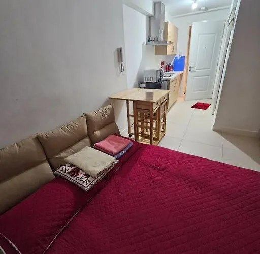 Apartamento Private W/ Balcony Near Batasan, Ateneo, Up, Diliman, The Residences At Commonwealth Manila