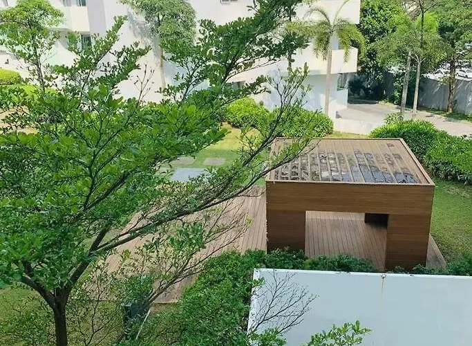 Apartamento Private W/ Balcony Near Batasan, Ateneo, Up, Diliman, The Residences At Commonwealth
