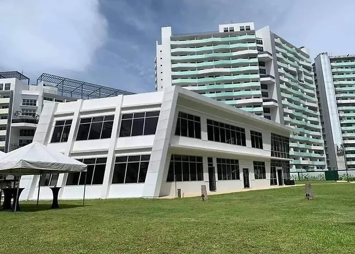 Apartamento Private W/ Balcony Near Batasan, Ateneo, Up, Diliman, The Residences At Commonwealth *